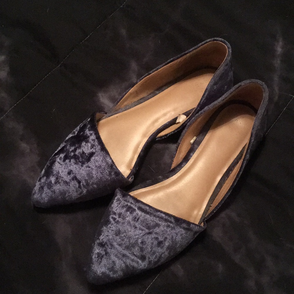 Crushed velvet flats ✨